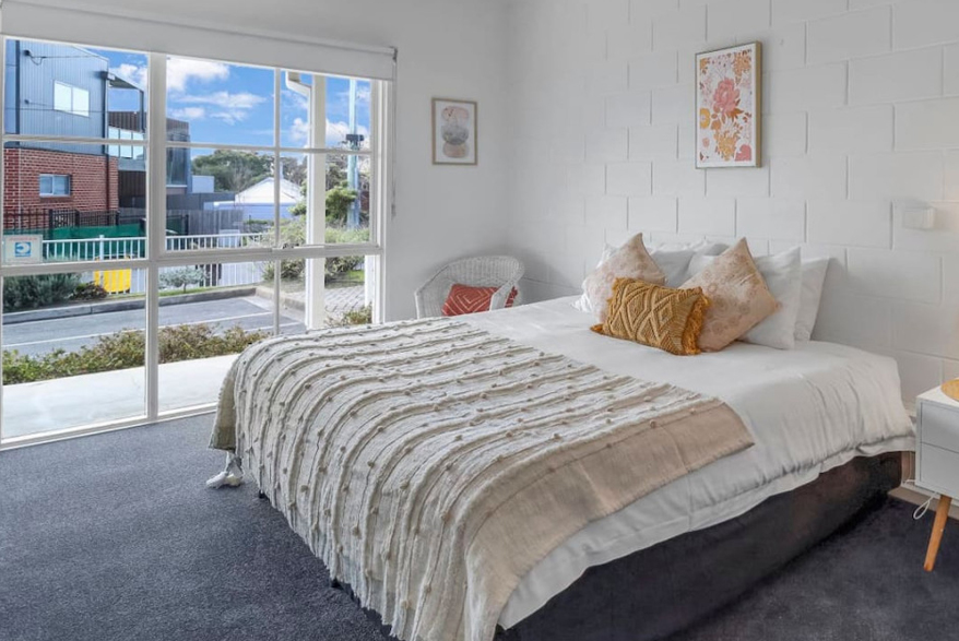 Benefits of Short-Term Rentals for Corporate Travelers in Geelong